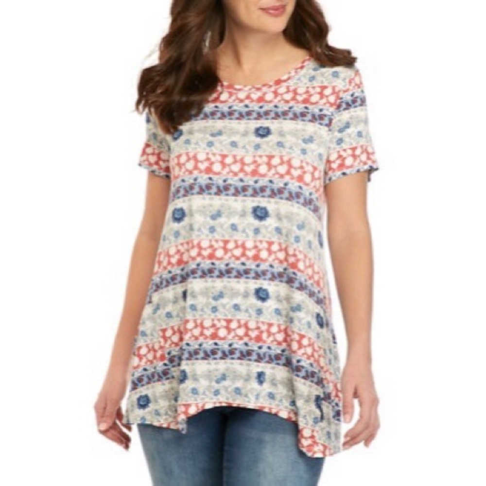 🔴2/$25 NWT Soft Shark Bite Style Multicolor Stretch Top